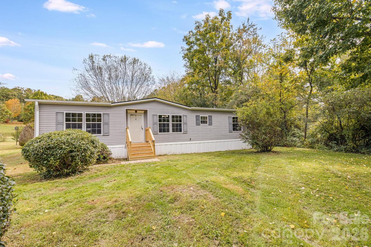 242 Flat Creek Rd., Black Mountain, NC 28711