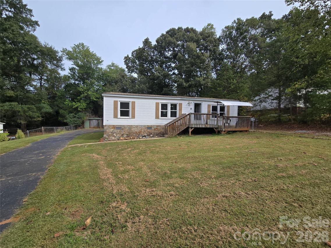 1127 Mcree Heights Cir., Newton, NC 28658