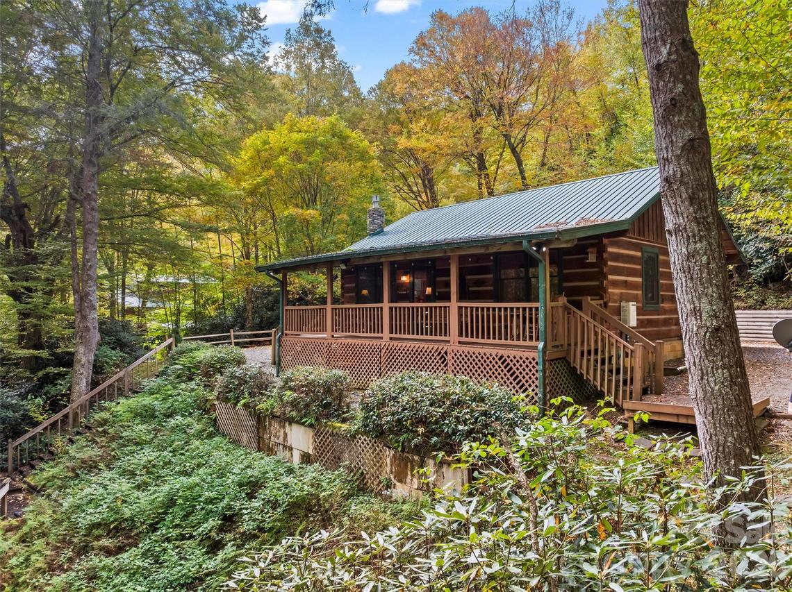 758 Mashstomp Rd., Maggie Valley, NC 28751