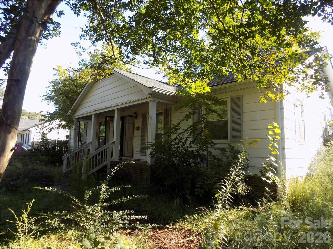 163 Downey Lake Rd., Dallas, NC 28034