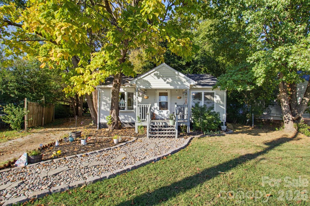 111 Englewood Dr., Archdale, NC 27263
