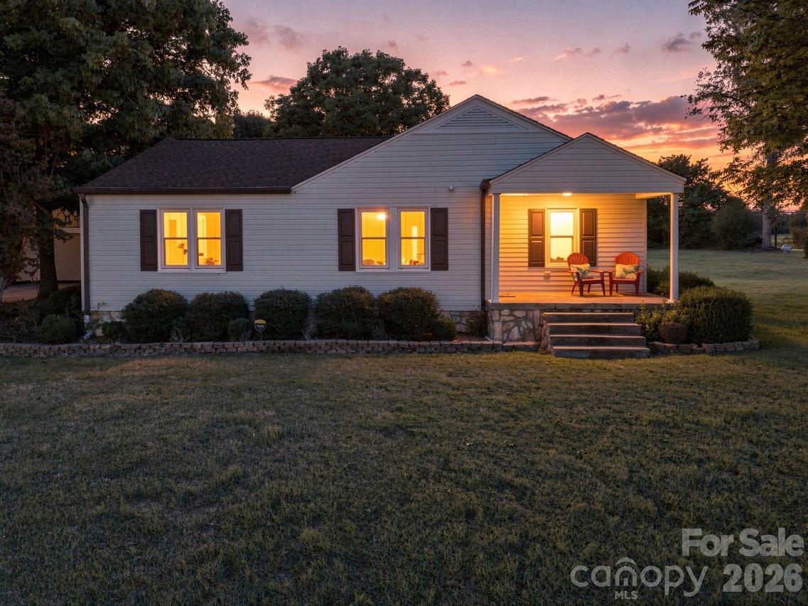 3770 Dry Ponds Rd., Granite Falls, NC 28630