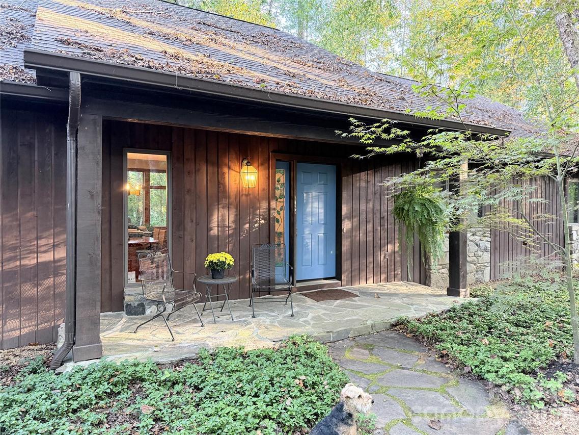 2 Dogwood Ln., Fletcher, NC 28732