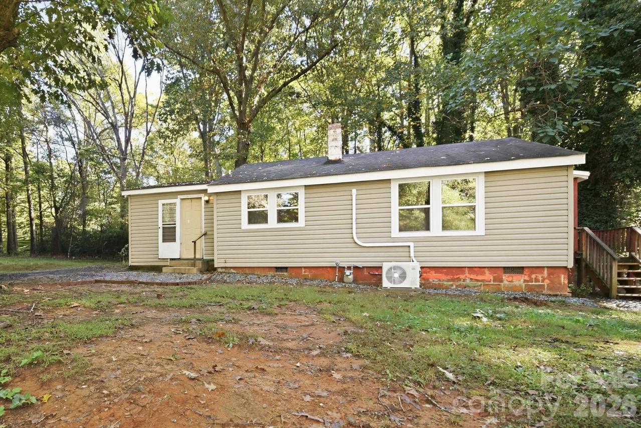 1521 10th St., Statesville, NC 28677