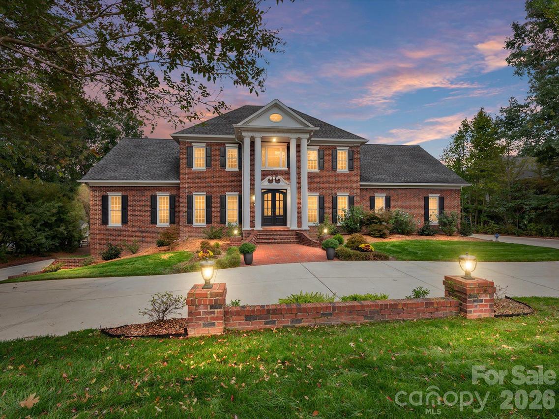 4401 Piper Glen Dr., Charlotte, NC 28277