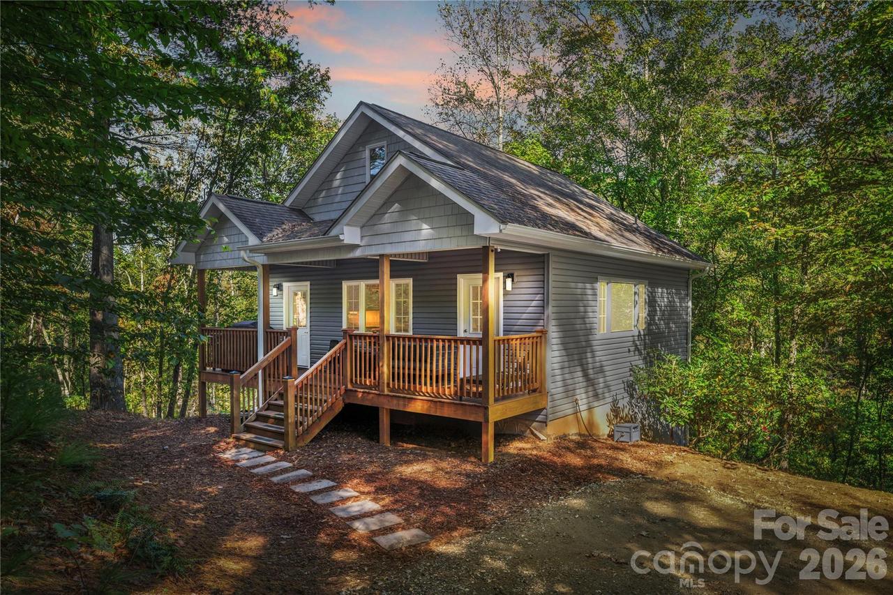 5 Goodman Rd., Asheville, NC 28804