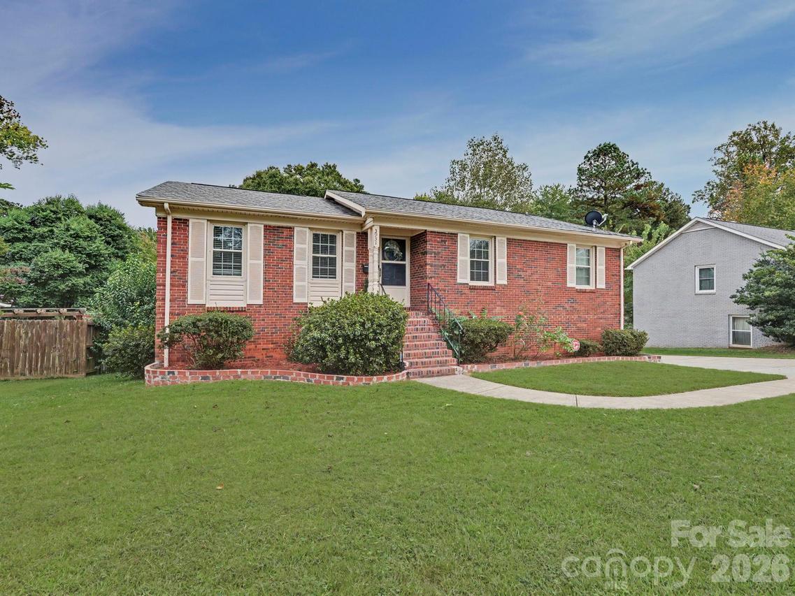 3931 Irvington Dr., Charlotte, NC 28205