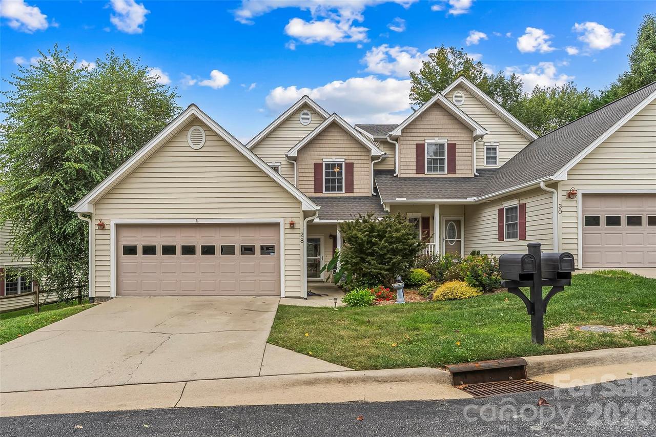 28 Viera Dr., Swannanoa, NC 28778