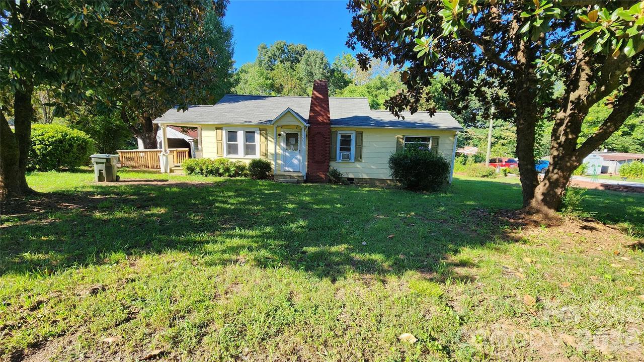 155 Hayes Ave., Hudson, NC 28638