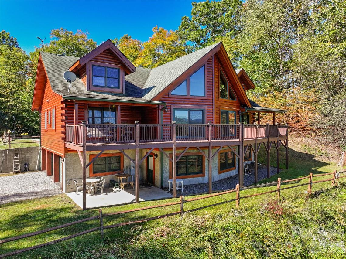 124 Borges Ln., Waynesville, NC 28785
