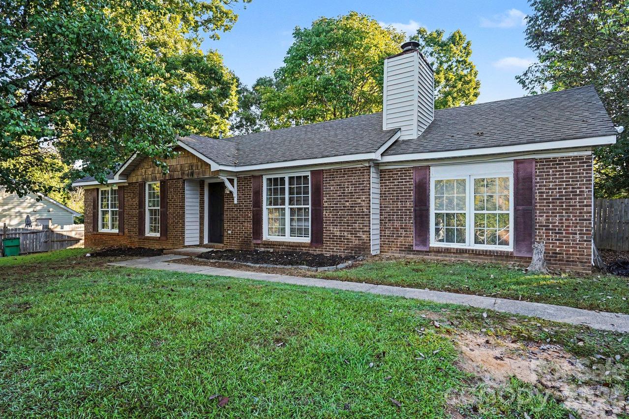 6411 Rocklake Dr., Charlotte, NC 28214