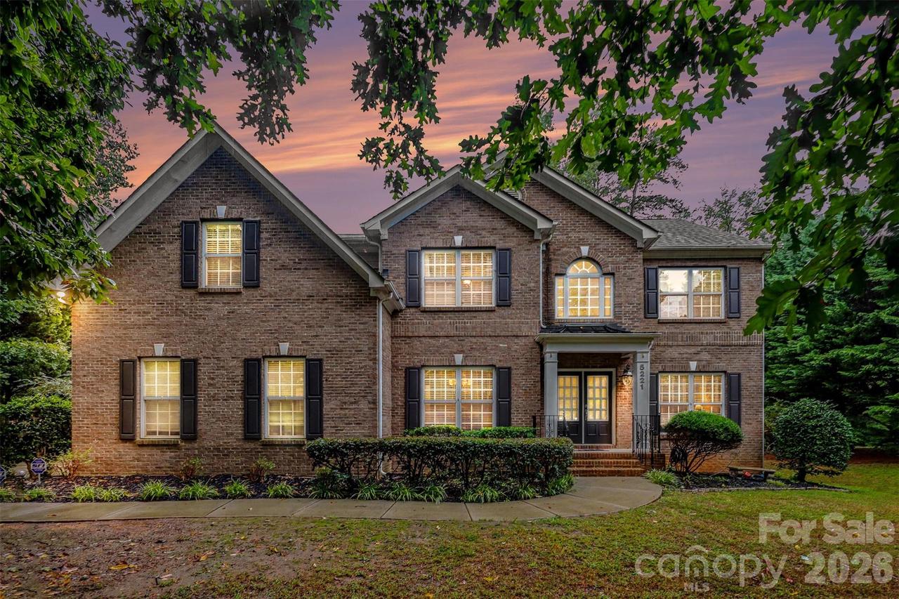 5221 Turkey Oak Dr., Mint Hill, NC 28227