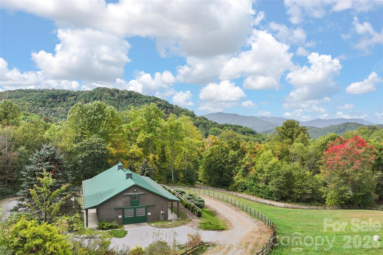 45 Smoke Vine Tr., Clyde, NC 28721
