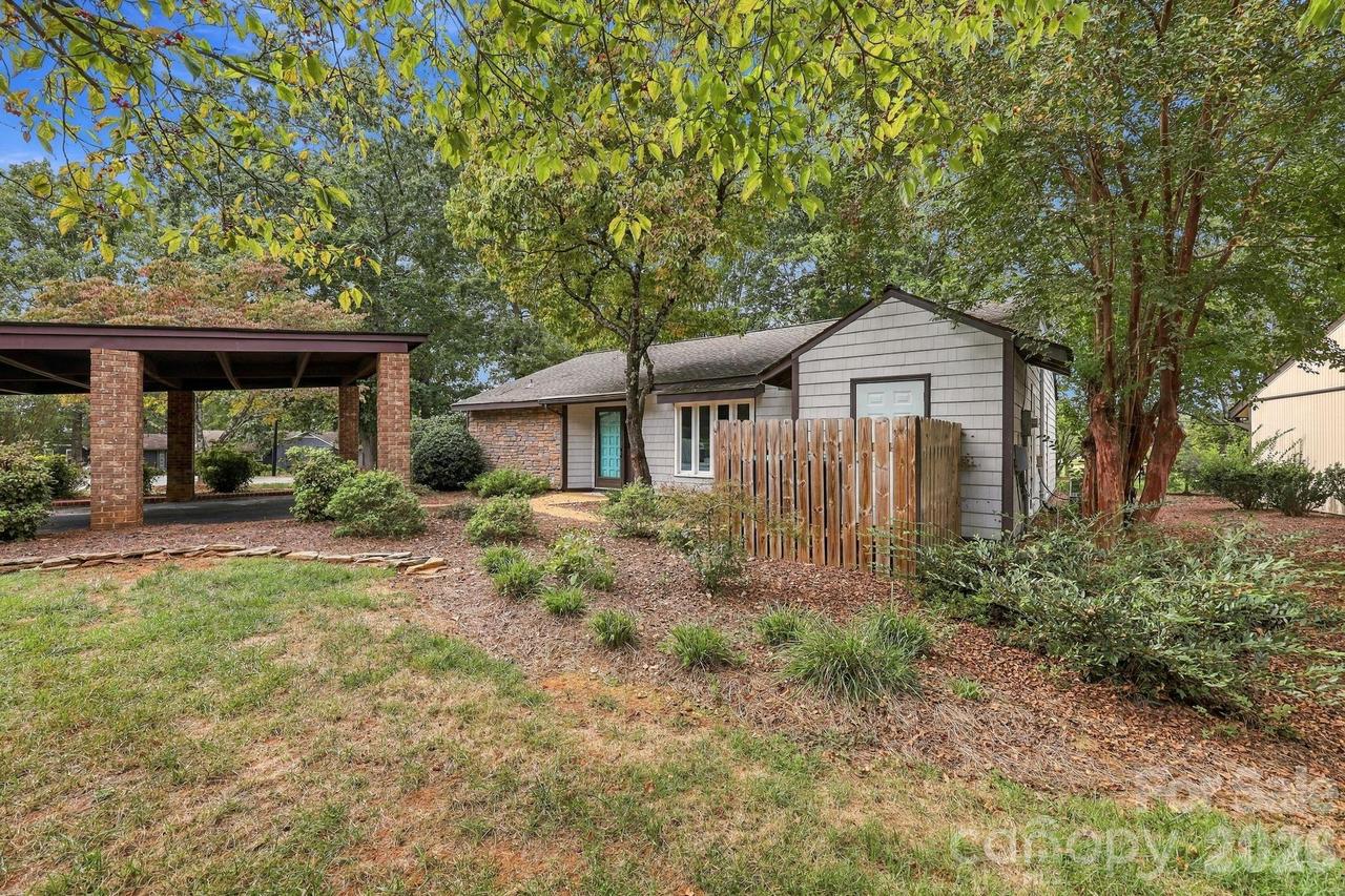 105 N Bermuda Run Dr., Advance, NC 27006