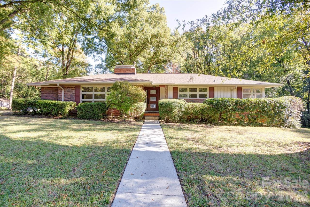 688 Grandview Dr., Concord, NC 28025