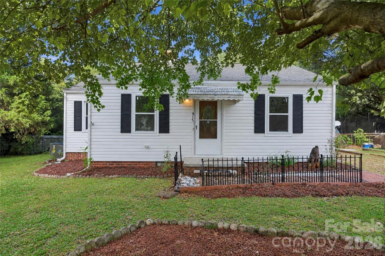 915 Skyway Dr., Kannapolis, NC 28083