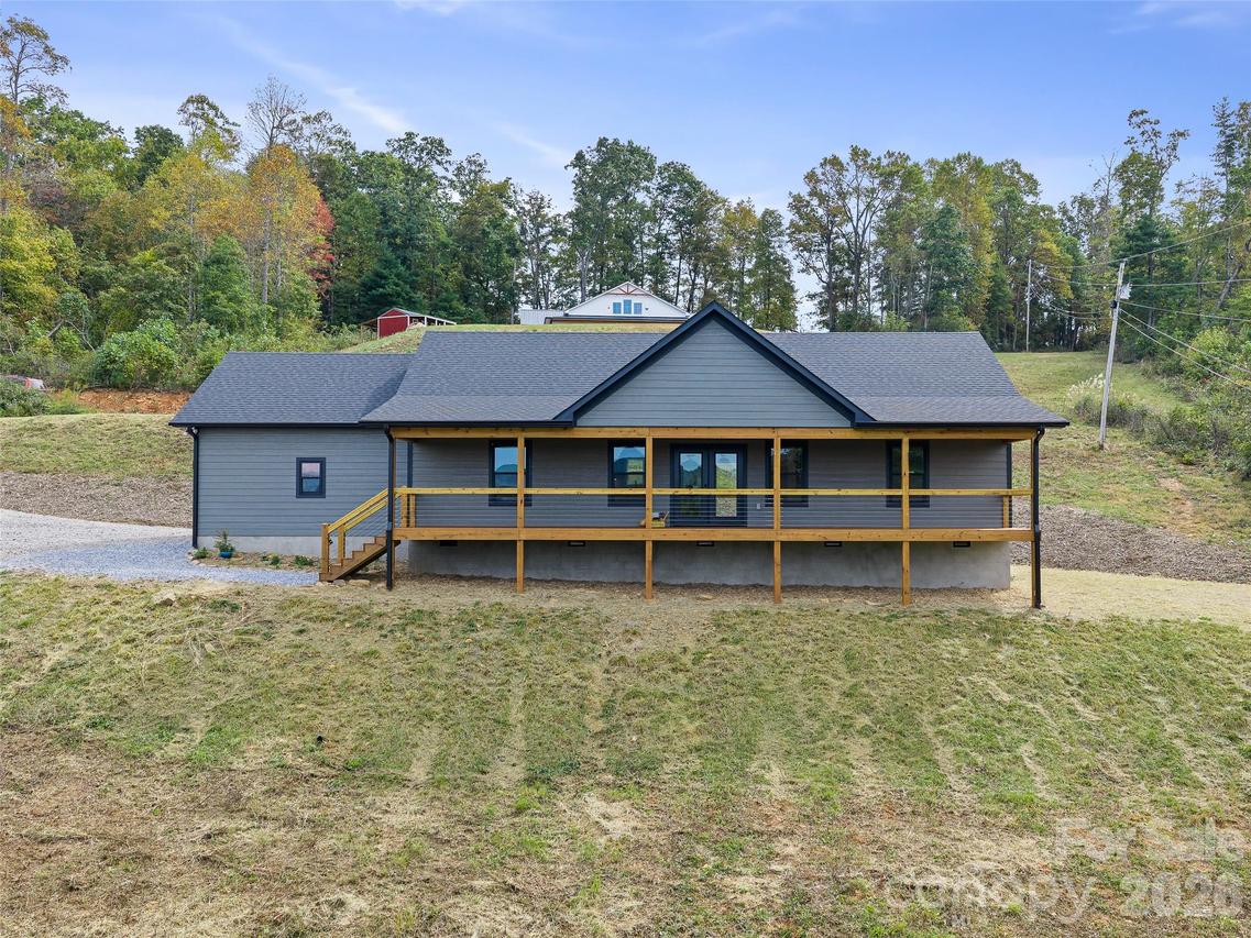 110 Shangrila Tr., Spruce Pine, NC 28777