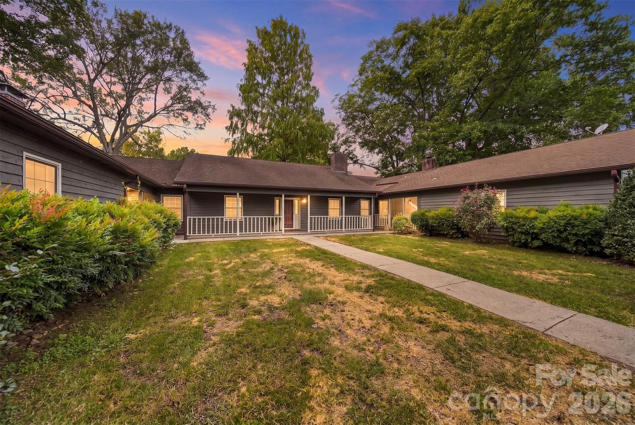 414 4th Ave., Hickory, NC 28601