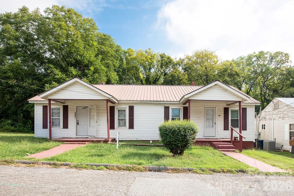 306 E 1st St., Lexington, NC 27292