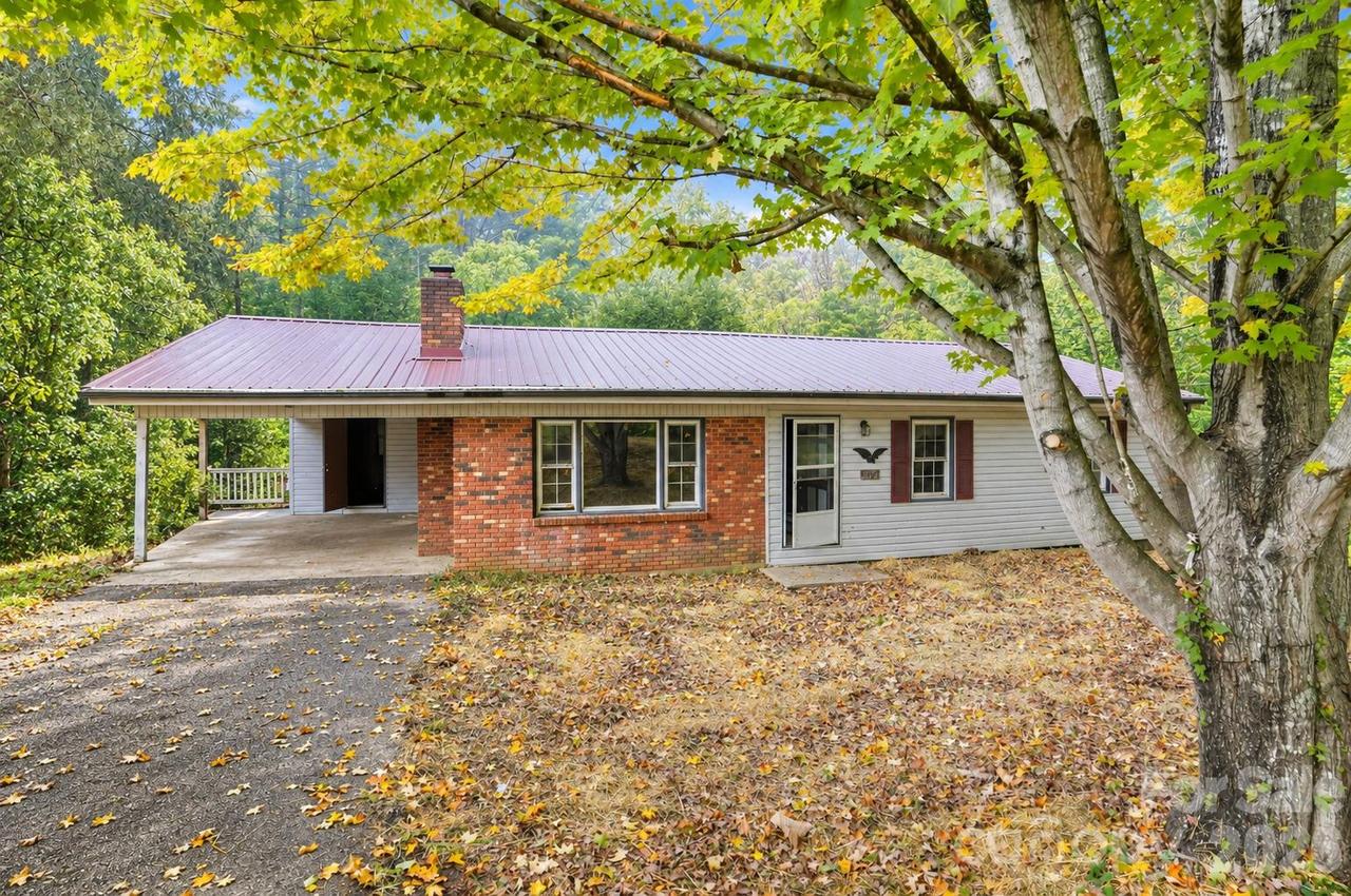2131 Deep Ford Rd., Lansing, NC 28643