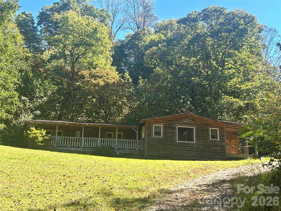 217 Sandalwood Rd., Whittier, NC 28789