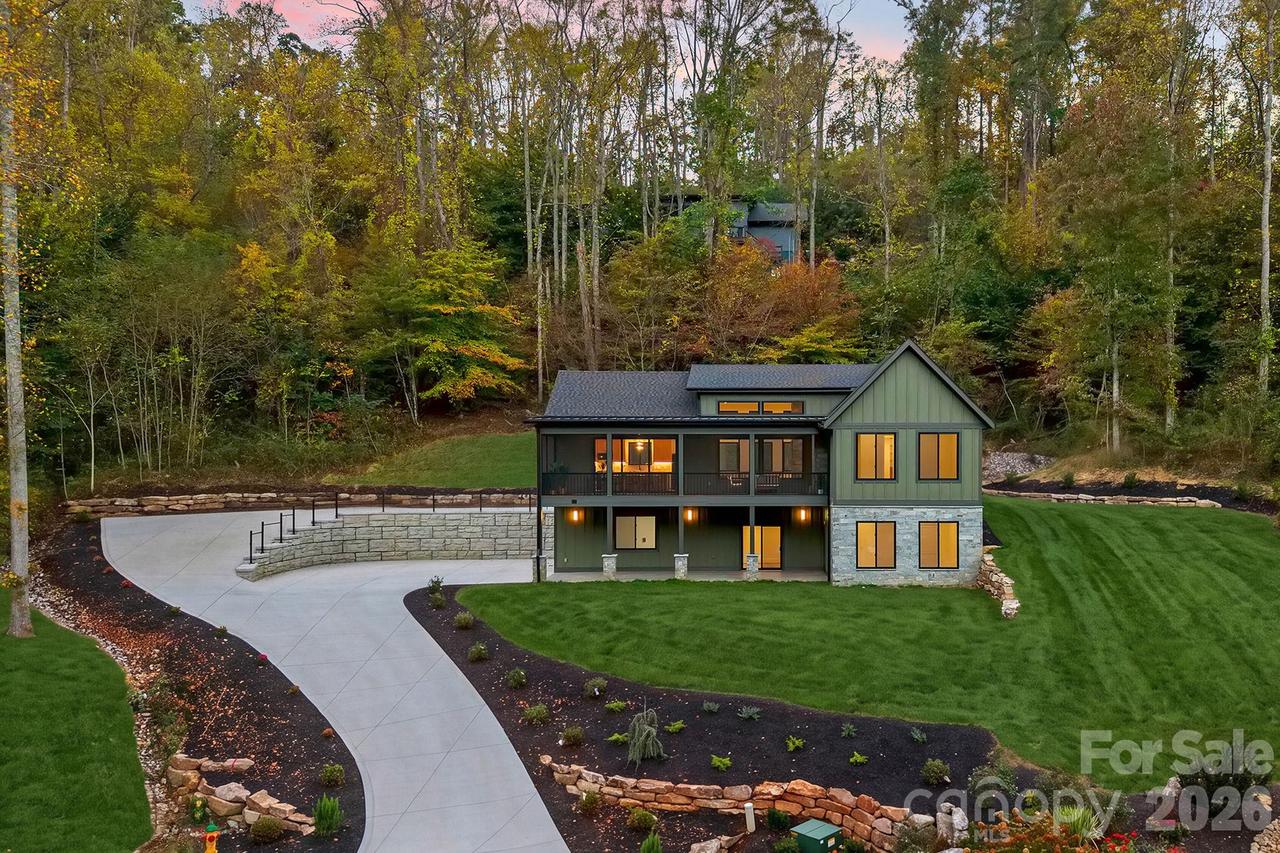 21 Poplar Run Cir., Asheville, NC 28804