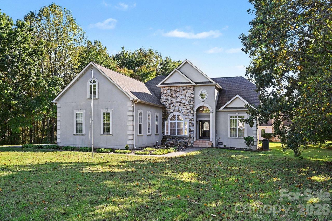 154 Heathrow Ln., Statesville, NC 28677