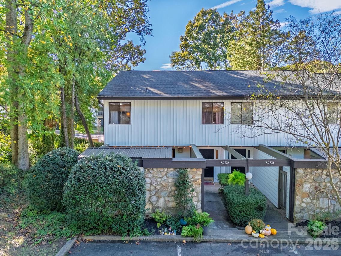 3732 Winding Creek Ln., Charlotte, NC 28226
