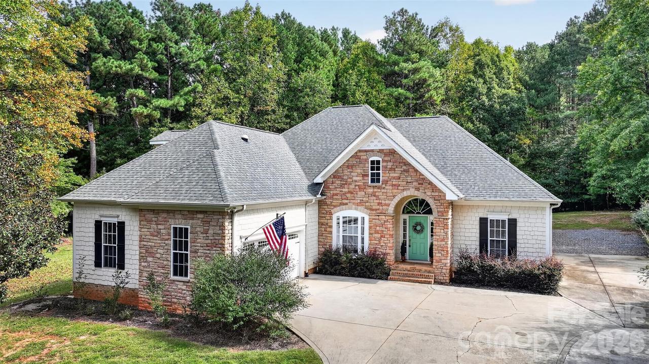 122 Maple View Dr., Troutman, NC 28166