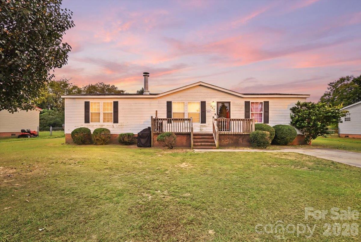 111 Magnolia Gardens Dr., Jacksonville, NC 28540