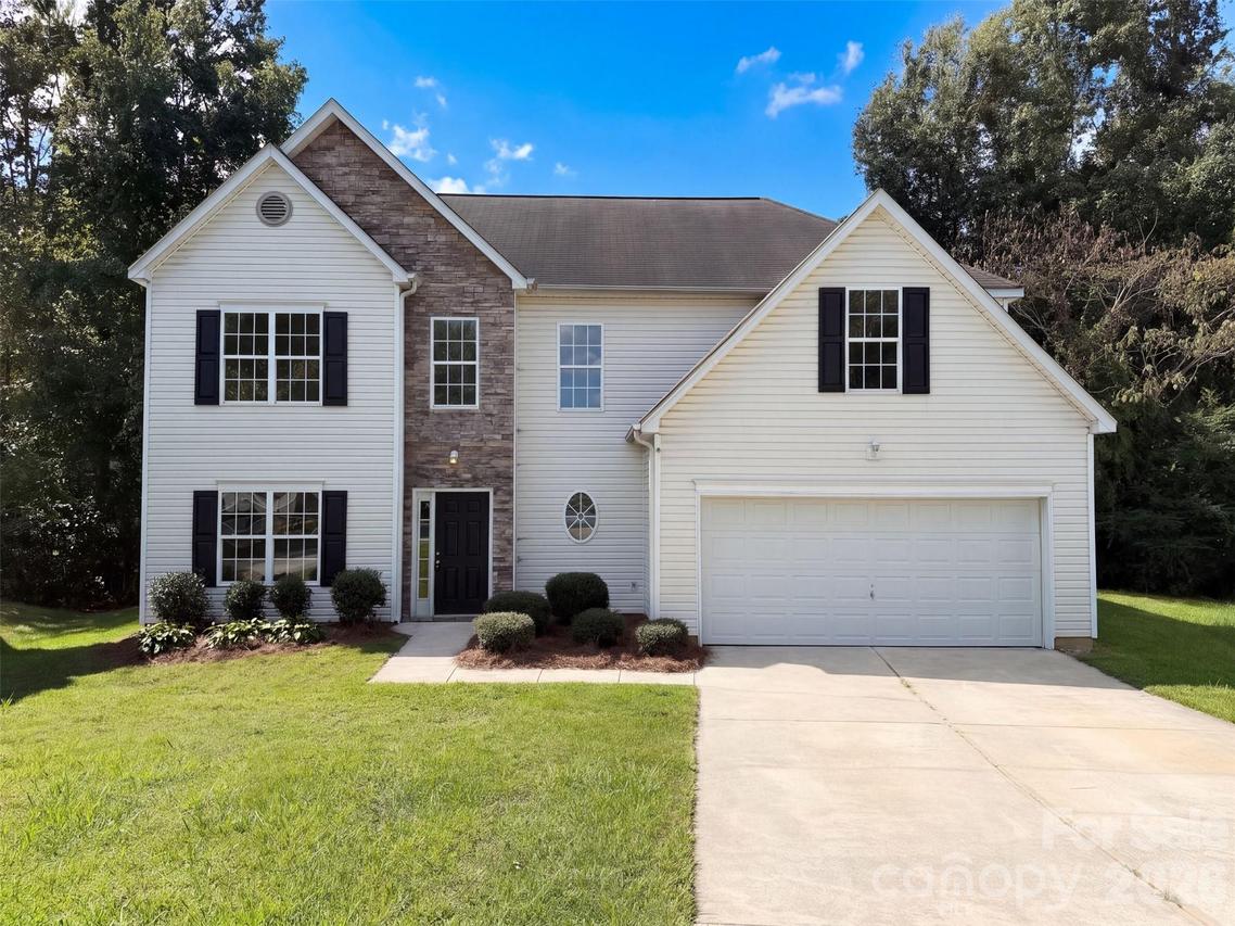 8902 Woodland Hills Rd., Charlotte, NC 28269