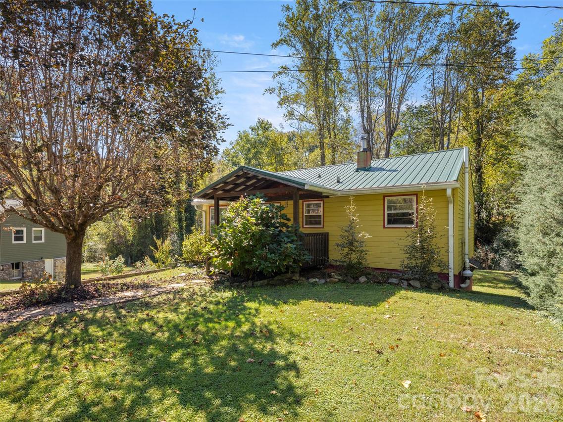 21 Rosemary Rd., Asheville, NC 28806
