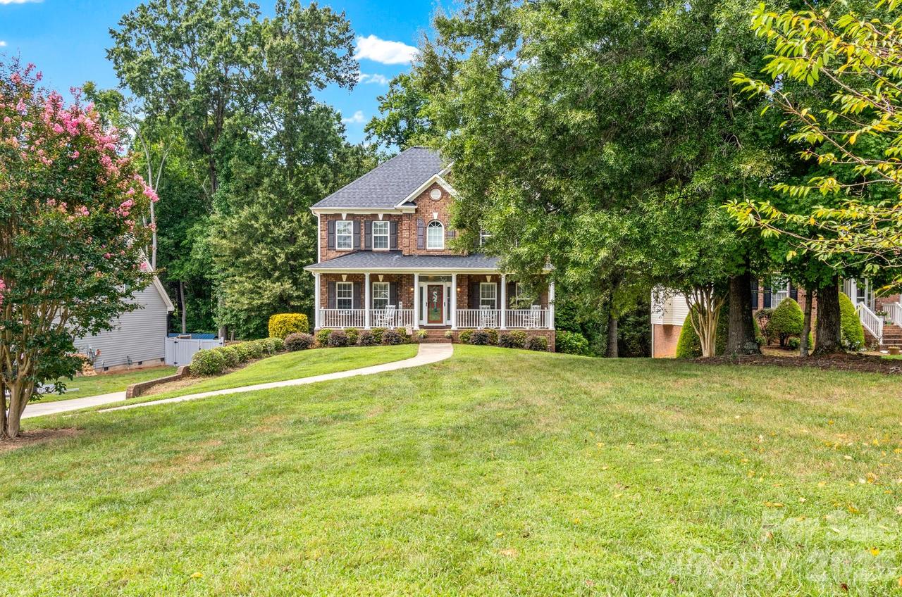 5356 Graycliff Ln., Clemmons, NC 27012