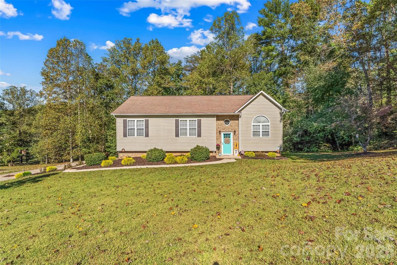 3105 Lyndhurst Dr., Lenoir, NC 28645