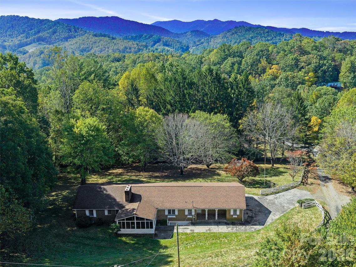 198 Roland Hill Rd., Burnsville, NC 28714