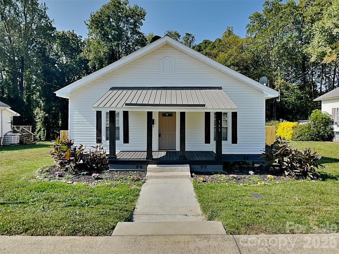 313 Bruce Ave., Mooresville, NC 28115