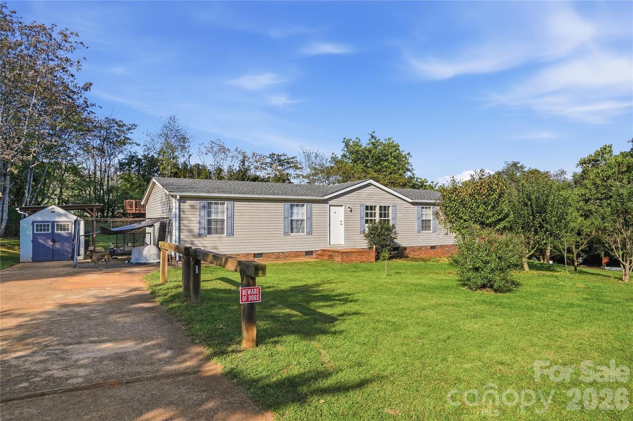 116 Cedarvale Dr., Harmony, NC 28634