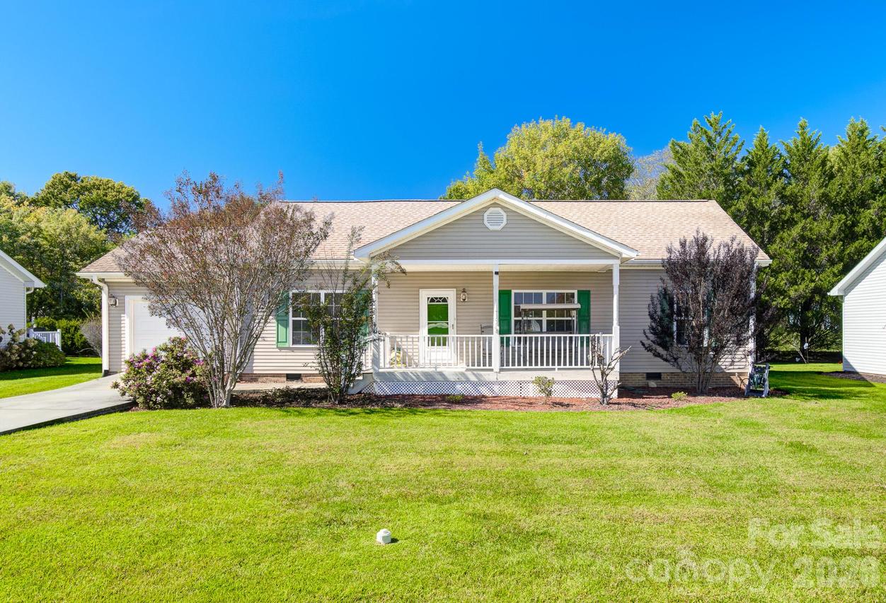 95 Beechnut Dr., Hendersonville, NC 28739