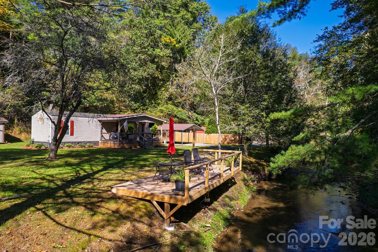99 Lynn Ln., Glade Valley, NC 28627