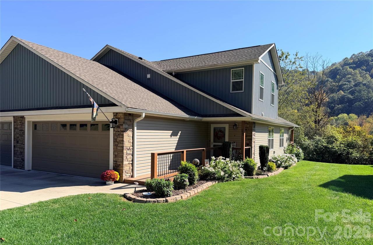 228 February Ln., Waynesville, NC 28786