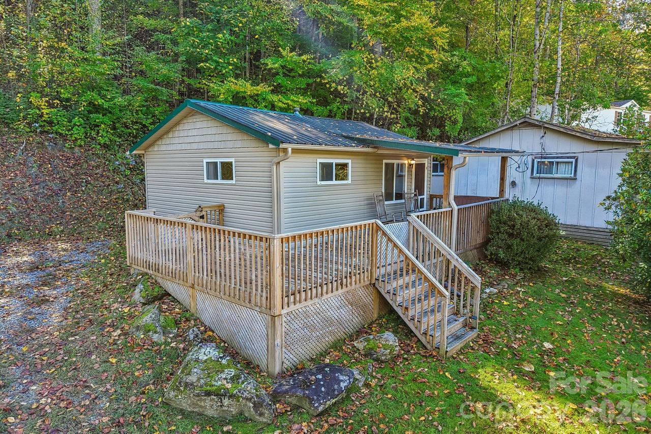 58 Leisure Ln., Maggie Valley, NC 28751