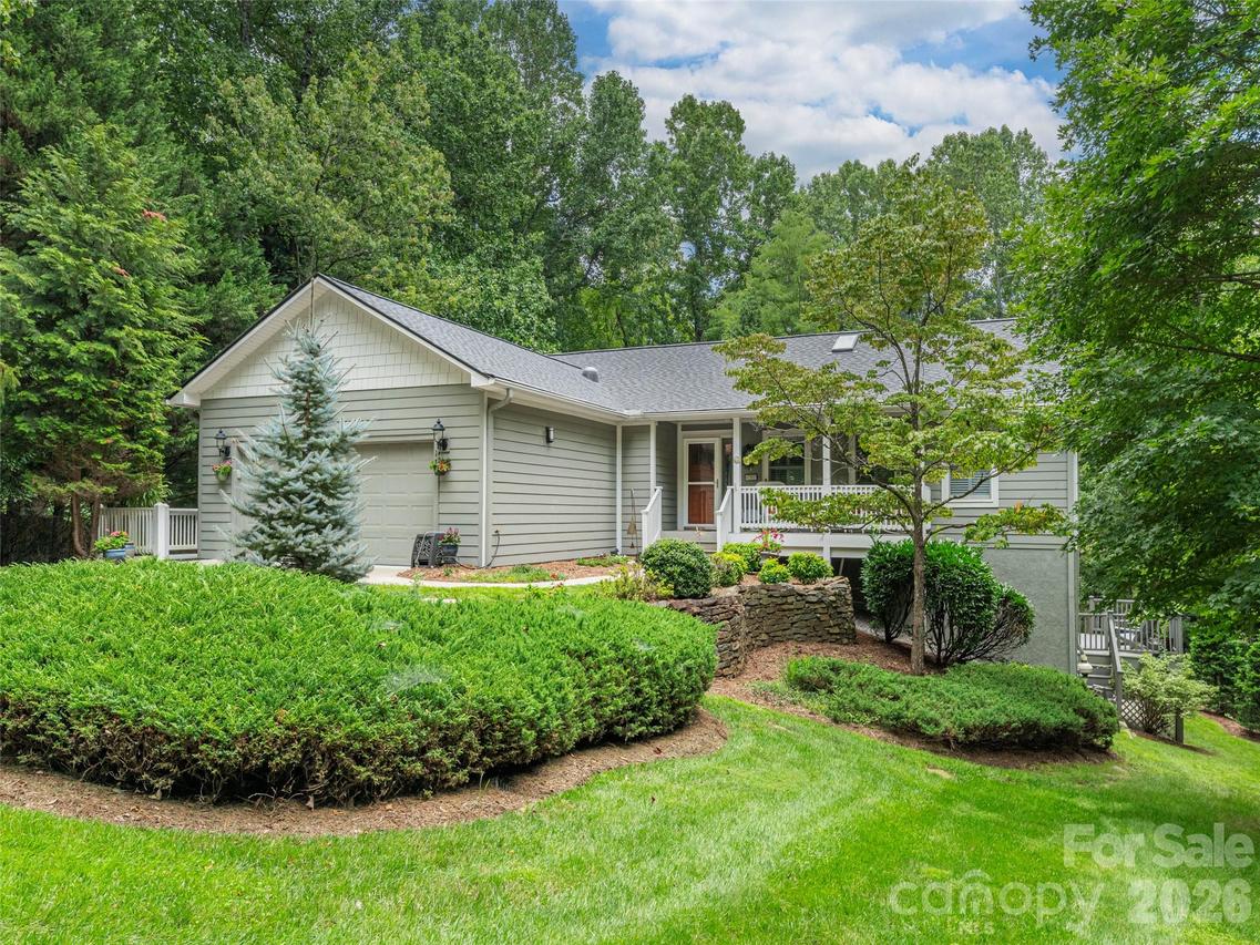 130 Olds Tr., Hendersonville, NC 28739