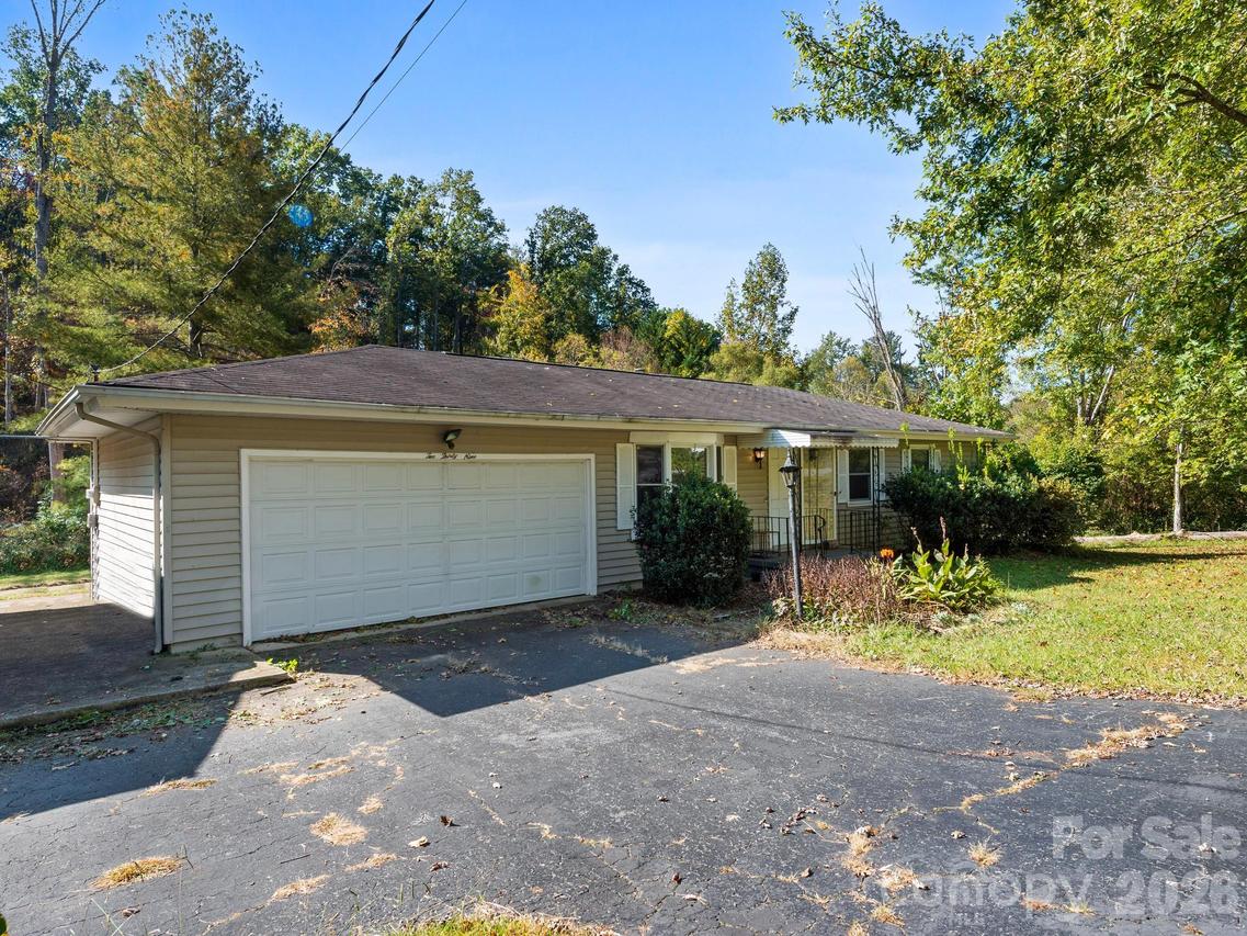 239 Baird Cove Rd., Asheville, NC 28804