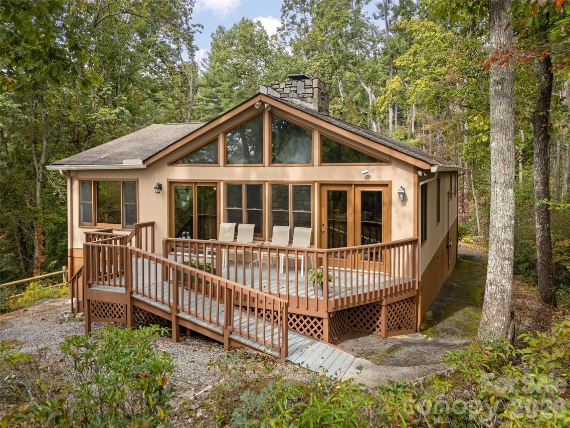 206 Skyland Acres Rd., Saluda, NC 28773