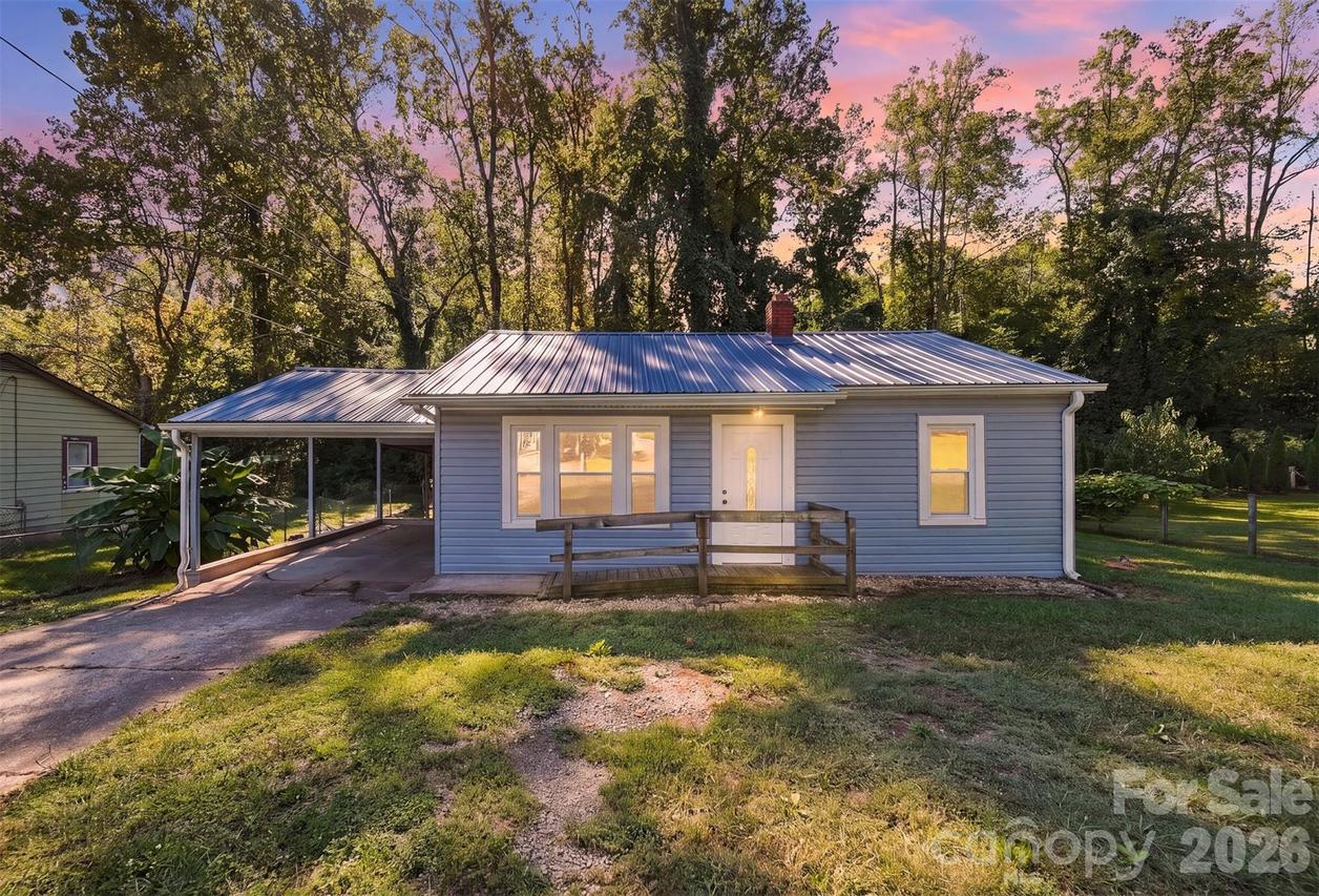 110 Brookside Ln., Morganton, NC 28655