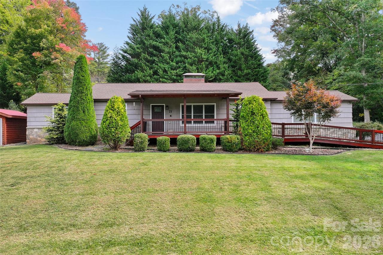 21 Fairlane Ln., Waynesville, NC 28786
