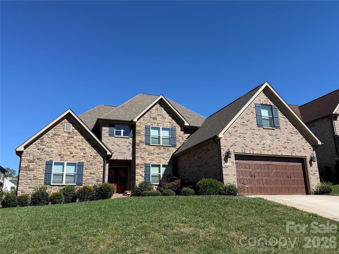3704 9th Street Ct., Hickory, NC 28601