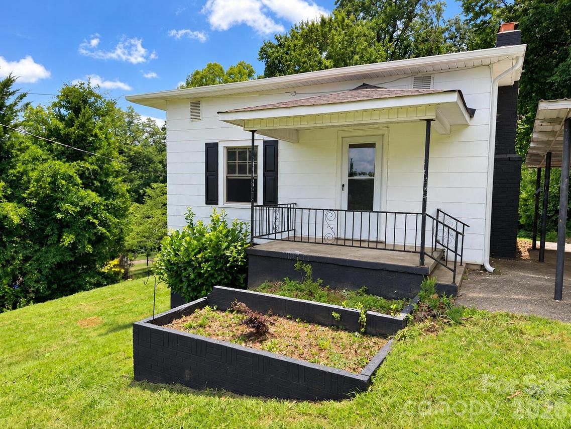 409 W Virginia Ave., Bessemer City, NC 28016