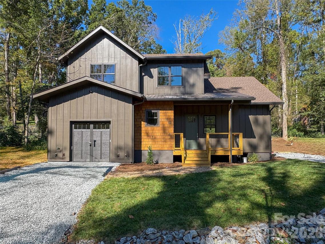 140 Walnut St., Arden, NC 28704