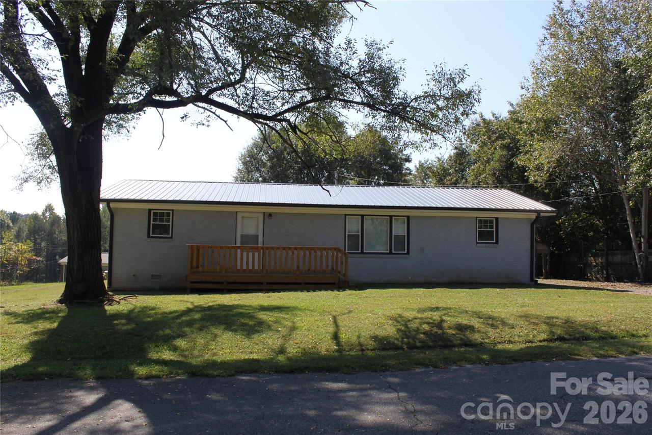 194 Crescent Dr., Forest City, NC 28043